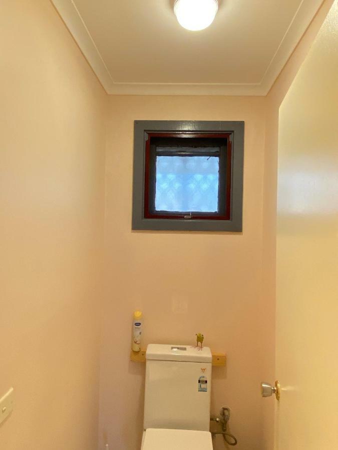 Villa Entire Hume House Melbourne City Exterior foto